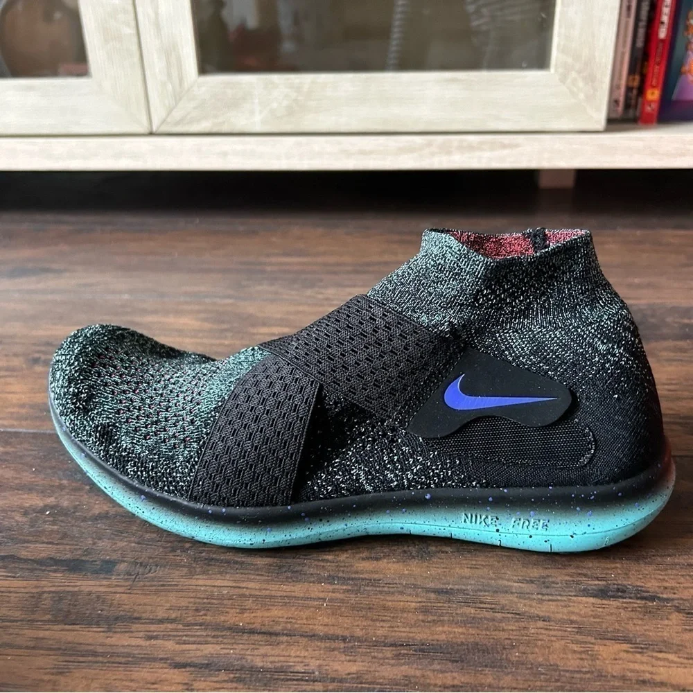 Nike, Women, Free Run Motion Running Sneakers